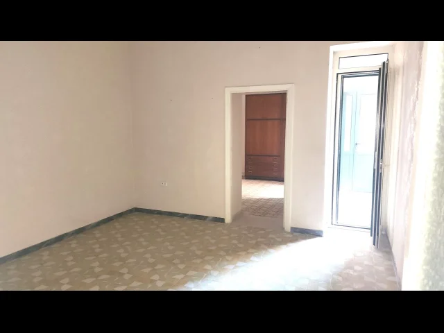 Appartamenti in Vendita - Ampio appartamento per uso ufficio