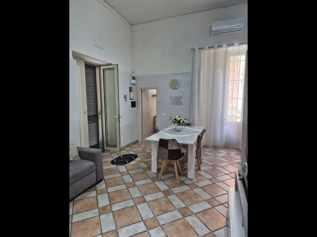 Appartamenti in Vendita - Monolocale con accessori in ottime condizioni