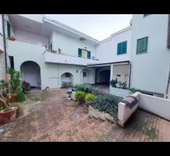 Appartamenti in Vendita - Ampio 4 vani su due livelli