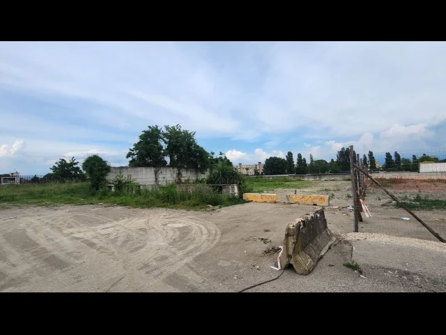 Appartamenti in Vendita - Terreno edificabile uso residenziale