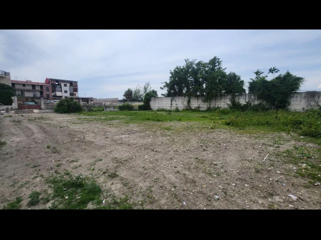 Appartamenti in Vendita - Terreno edificabile uso residenziale