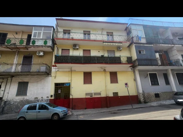 3 vani più accessori con doppia balconata