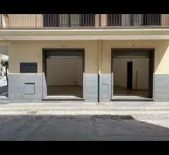 Appartamenti in Vendita - Locale 55 mq adiacente corso principale