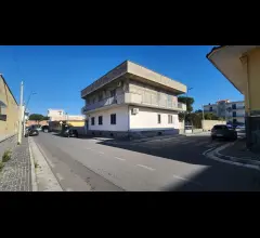 Appartamenti in Vendita - Fabbricato con ampio spazio