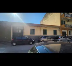 Appartamenti in Vendita - Fabbricato con cortile, giardino e cantinato