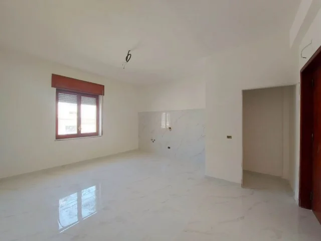 Appartamenti in Vendita - Bilocale ristrutturato con box auto