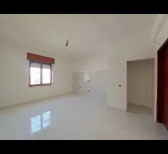 Appartamenti in Vendita - Bilocale ristrutturato con box auto
