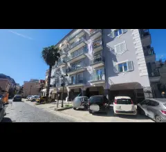 Appartamenti in Vendita - Locale commerciale  con tre aperture su strada