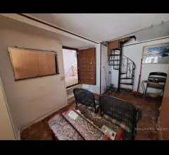 Appartamenti in Vendita - Rustico con terreno