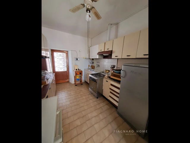 Appartamenti in Vendita - Rustico con terreno