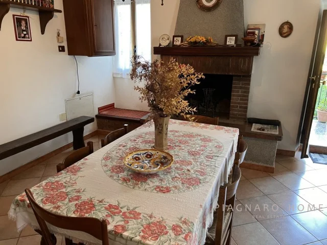 Appartamenti in Vendita - Casa di campagna con terreno