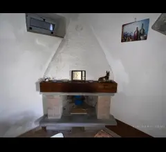 Appartamenti in Vendita - Rustico in pietra con terreno