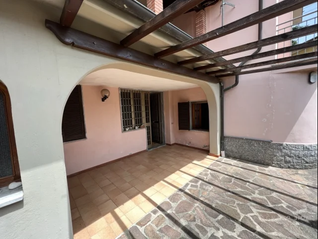 Appartamenti in Vendita - Casa semindipendente