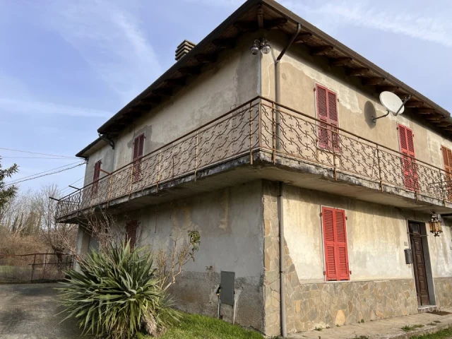 Appartamenti in Vendita - Semi indipendente con terreno
