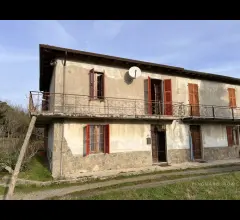 Appartamenti in Vendita - Semi indipendente con terreno