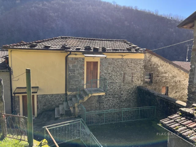 Appartamenti in Vendita - Casa in pietra nel borgo