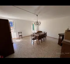 Appartamenti in Vendita - Casa in pietra nel borgo