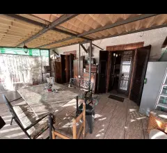 Appartamenti in Vendita - Rustico con terrazza