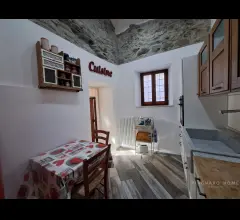 Appartamenti in Vendita - Casa in sasso