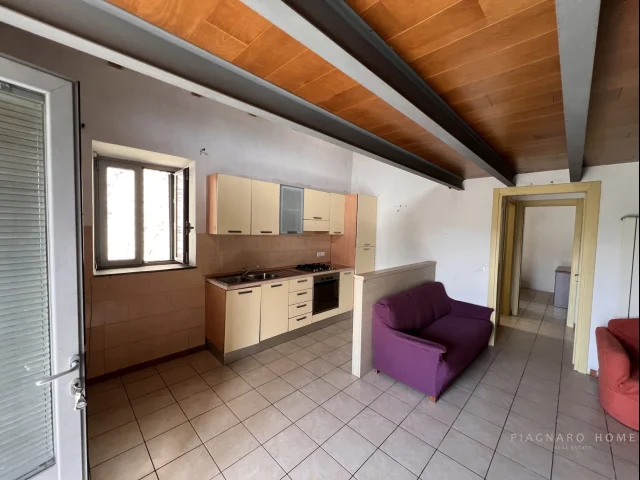 Appartamenti in Vendita - Casa in pietra