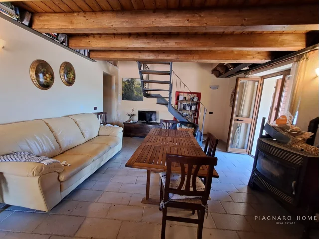 Appartamenti in Vendita - Casa in sasso