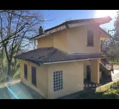 Appartamenti in Vendita - Villa con giardino