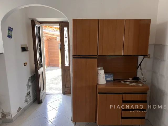 Appartamenti in Vendita - Casa nel borgo in pietra