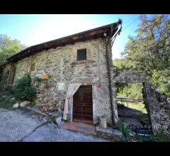 Rustico in sasso