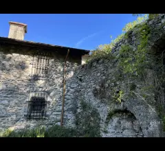Appartamenti in Vendita - Rustico in sasso