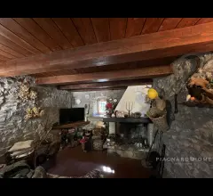 Appartamenti in Vendita - Rustico in sasso