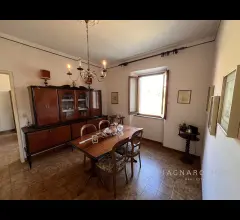 Appartamenti in Vendita - Semi indipendente con terreno