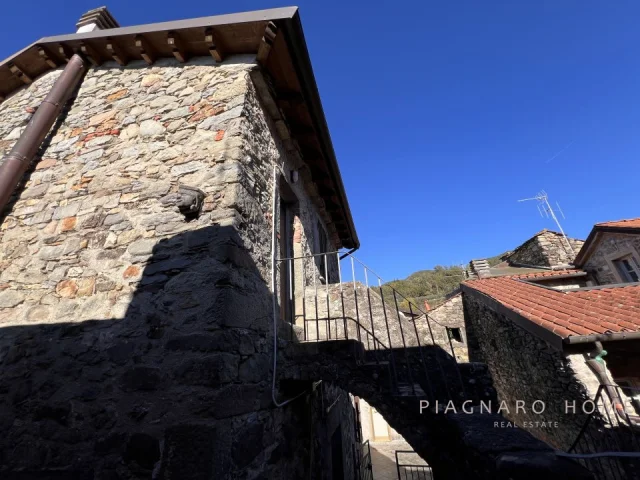 Appartamenti in Vendita - Rustico in pietra