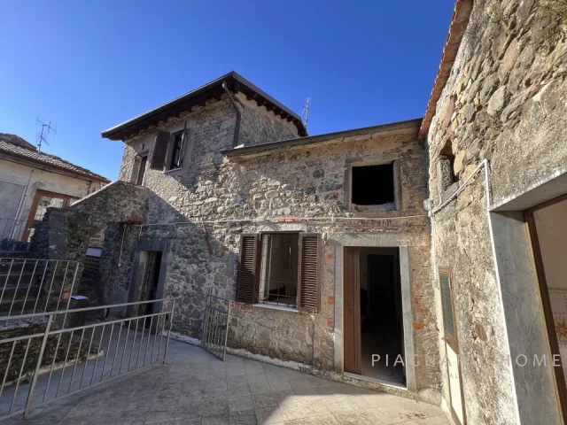 Appartamenti in Vendita - Rustico in pietra