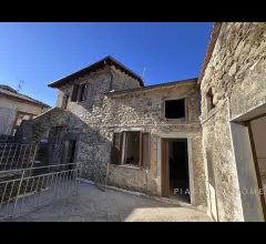 Appartamenti in Vendita - Rustico in pietra