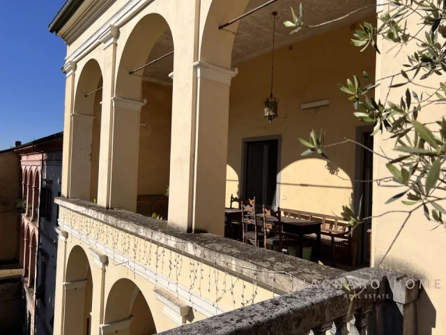 Appartamenti in Vendita - Appartamento nobile con terrazza sul fiume