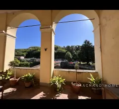 Appartamenti in Vendita - Appartamento nobile con terrazza sul fiume