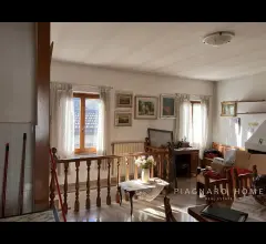Appartamenti in Vendita - Casa con giardino
