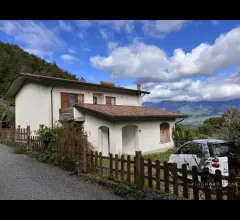 Villa con giardino e vista panoramica
