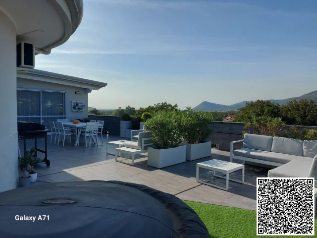 Appartamenti in Vendita - Meraviglioso attico con ampio terrazzo a livello panoramico a san felice a cancello