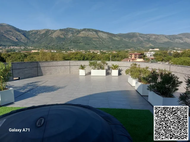 Appartamenti in Vendita - Meraviglioso attico con ampio terrazzo a livello panoramico a san felice a cancello