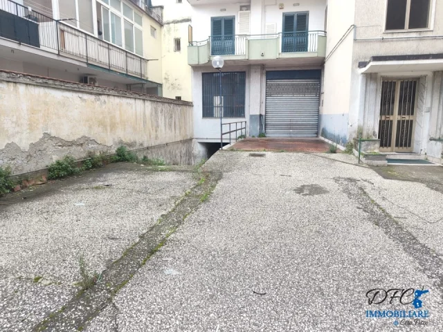 Appartamenti in Vendita - Ampio capannone