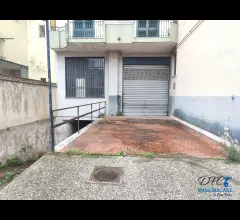 Appartamenti in Vendita - Ampio capannone