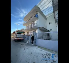 Appartamenti in Vendita - Asta appartamento di 66mq con balcone