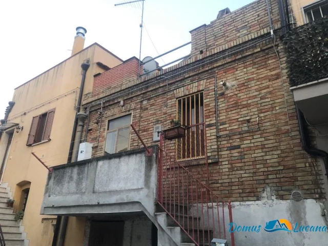 Appartamenti in Vendita - Casa indipendente con terrazzo