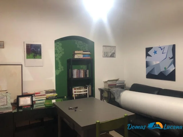 Appartamenti in Vendita - Casa indipendente con terrazzo