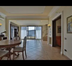 Stradale bellolampo - villa indipendente 2 livelli.