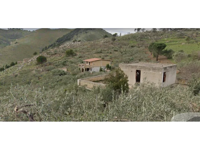 Appartamenti in Vendita - Via portella di palermo - unifamiliare + terreno