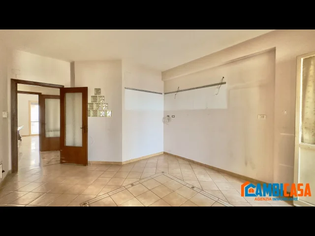 Appartamenti in Vendita - Via malaspina - 6 vani termo autonomo