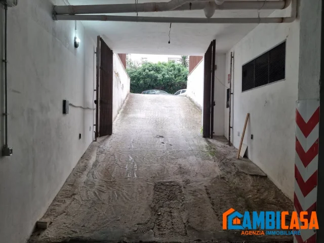 Appartamenti in Vendita - Via monte san calogero - box di 20 mq circa