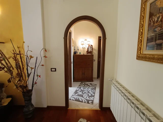 Appartamenti in Vendita - Monreale/via mulini - ampio trilocale rifinito